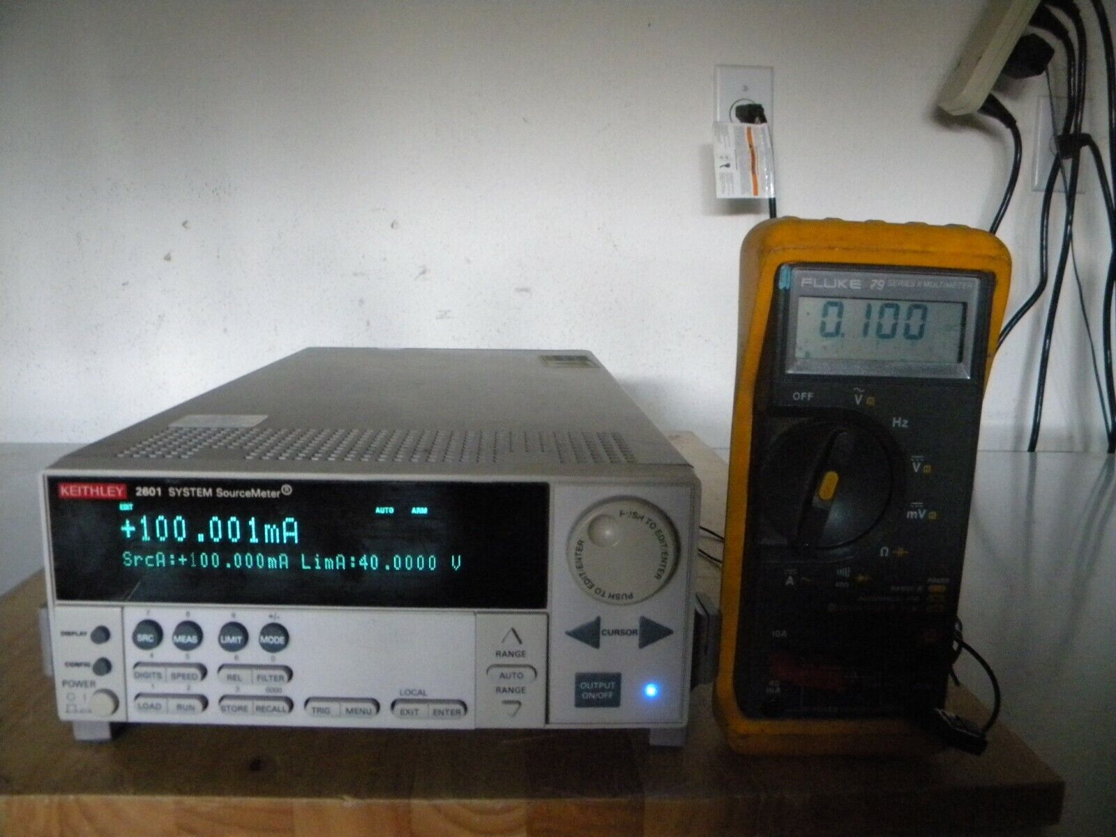 Keithley 2601 Single Channel System SourceMeter (3A DC, 10A Pulse) ISO17025 Keithley 2601 Single Channel System SourceMeter (3A DC, 10A Pulse) ISO17025